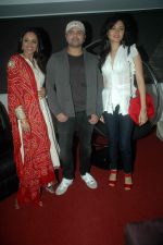 Himesh Reshammiya, Sonal Sehgal, Purbi Joshi at Damadam film songs launch in Andheri, Mumbai on 7th Sept 2011 (103).JPG